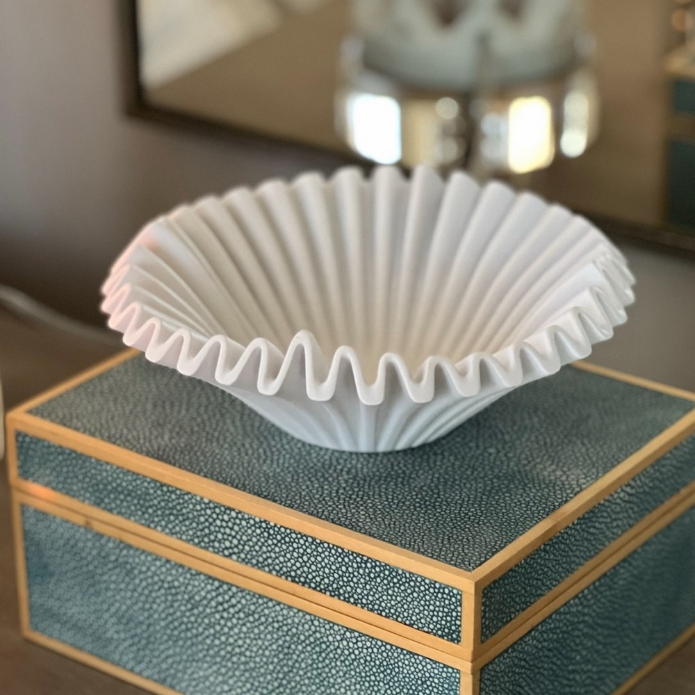 White ruffle decorative bowl